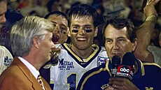 Tom Brady jet jako hrá University of Michigan po výhe v Orange Bowlu 1999