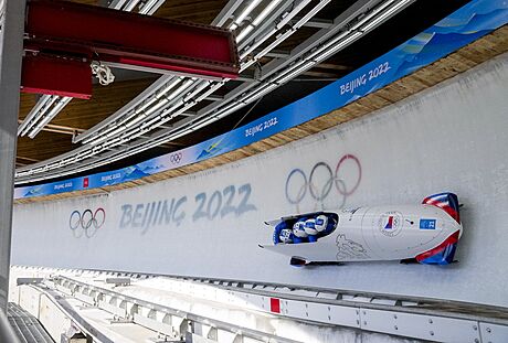 Dvoákv tybob na trati olympijského závodu v Pekingu.