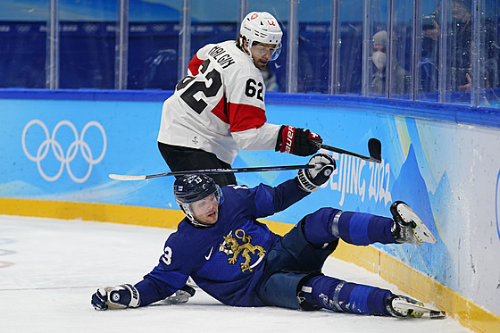 Olympijský turnaj v ledním hokeji. Finsko - �výcarsko. Fin Valtteri Kemilainen...