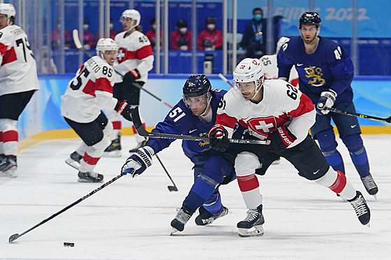 Olympijský turnaj v ledním hokeji. Finsko - Švýcarsko. Fin Valtteri Filppula...