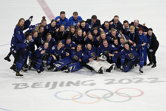 V turnaji hokejistek u známe majitelky bronzových medailí. Duel o tetí místo...