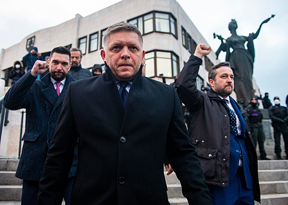 Pedseda slovenské opoziní strany Smr-SD Robert Fico (uprosted, 8. února...