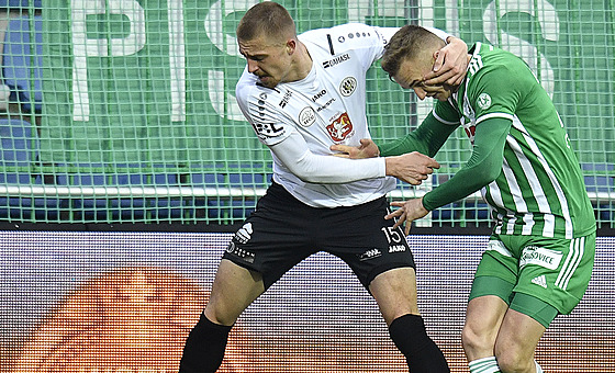 Hradecký Vaulín a Dominik Haek z Bohemians ve tvrtfinále poháru.