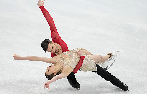 Olympijtí vítzové v souti taneních pár Gabriella Papadakisová a Guillaume...