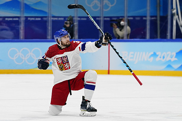 Hokejový obránce Klok opět mění dres, sezonu dohraje v Luganu