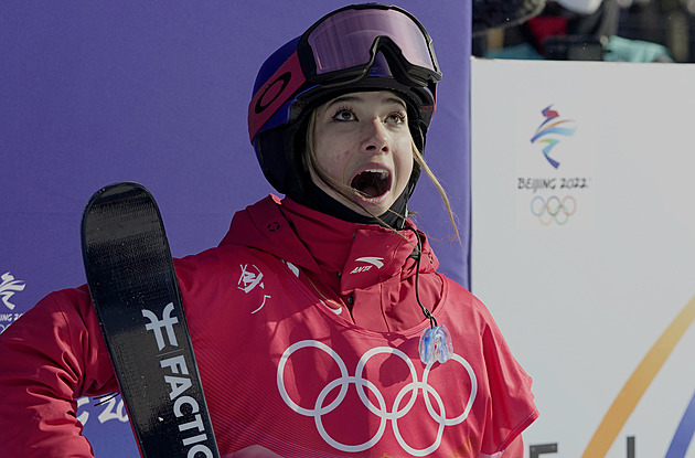 Olympionička v balíku. Číňanka vládne na sněhu, královský příjem ale získala jinde