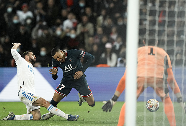 ONLINE: Real chce otočit osmifinále s PSG, City si hlídá pohodlný náskok