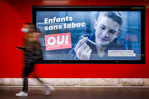 Švýcaři podpořili zákaz tabákové reklamy. Ochránit má hlavně mladistvé
