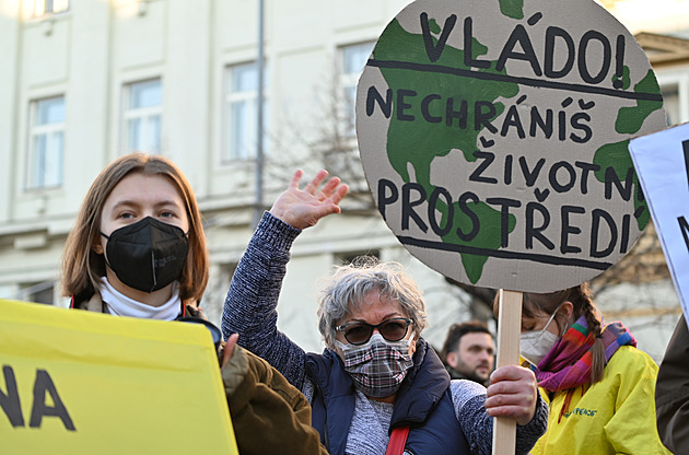 Ekologové a místní podali stížnost k Evropské komisi na dohodu o dolu Turów