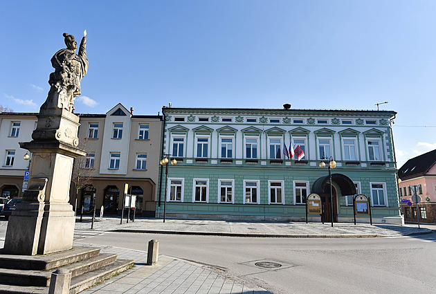 Radnice v Rožnově pod Radhoštěm (únor 2022)