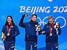 Akrobatické lyování. Zlatí medailisté Ashley Caldwellová, Christopher Lillis a...