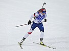Lucie Charvátová ve stíhacím závodu na ZOH v Pekingu 2022. (13. února 2022)