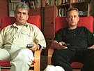 Richard Tesa��k (vpravo) v roce 2001 se sv�m bratrem Vladim�rem.