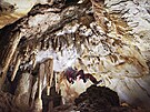 Sestup do uniktn jeskyn Eminer Bojir Chasar na Krymskm poloostrov