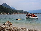 Na svt se ron utopí a 360 tisíc lidí. U Gardského jezera v Itálii...