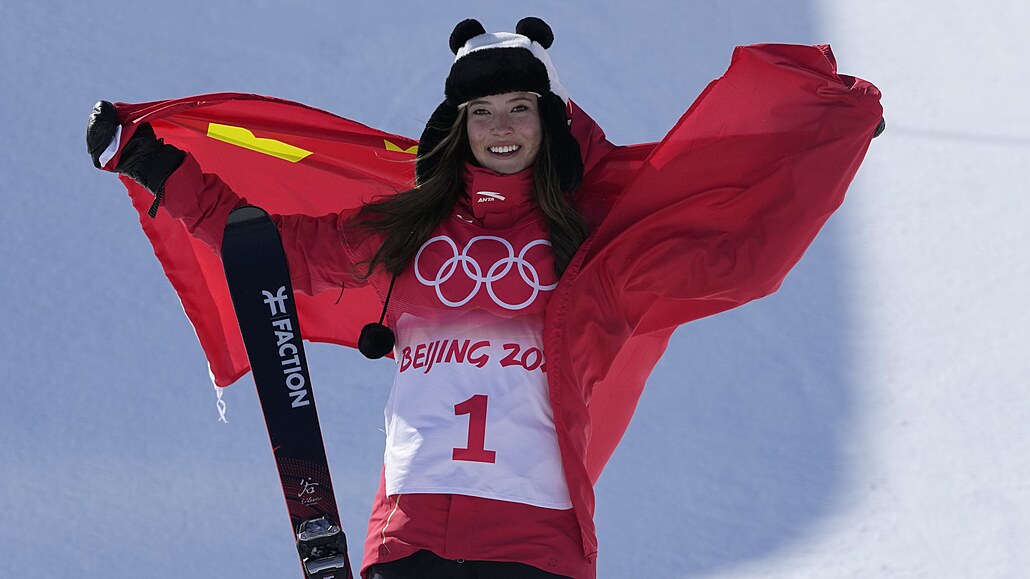Eileen Guová slaví zlato z U-rampy na olympiád v Pekingu