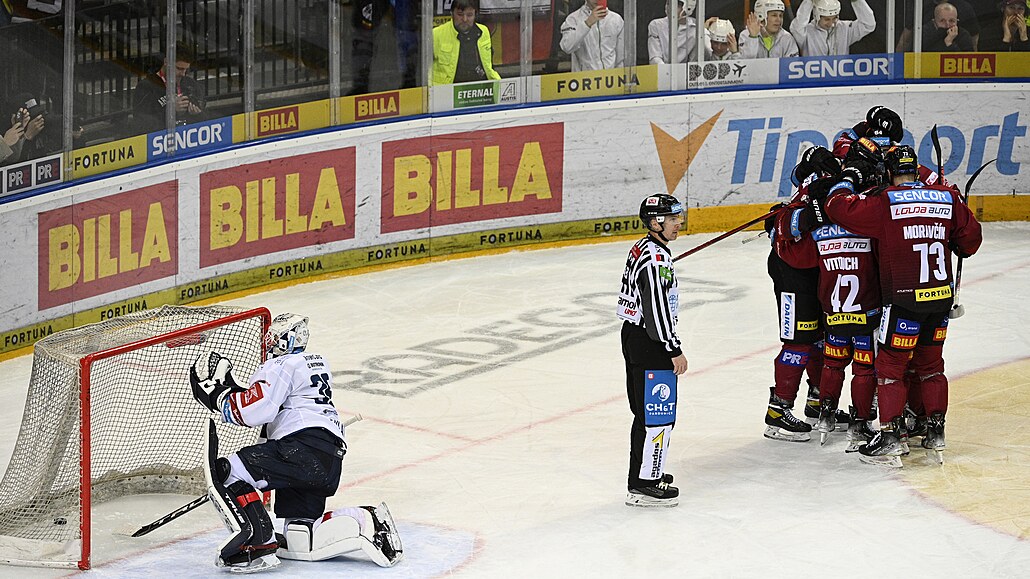Sparta porazila Plze� 5:3.