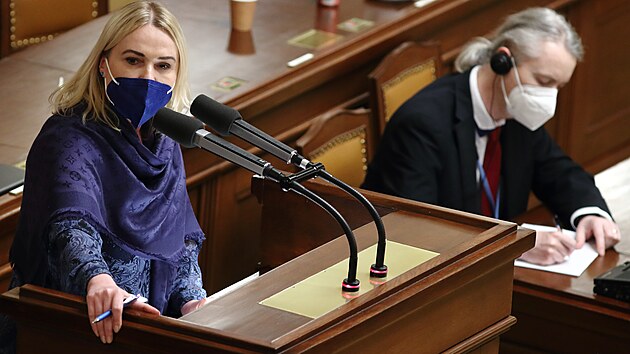 Ministryn� obrany Jana �ernochov� p�i sn�movn�m projedn�v�n� n�vrhu st�tn�ho rozpo�tu. (18. �nora 2022)