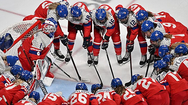 esk hokejistky hraj tet utkn zkladn skupiny B na olympijskch hrch v Pekingu proti soupekm z Dnska. (7. nora 2022)