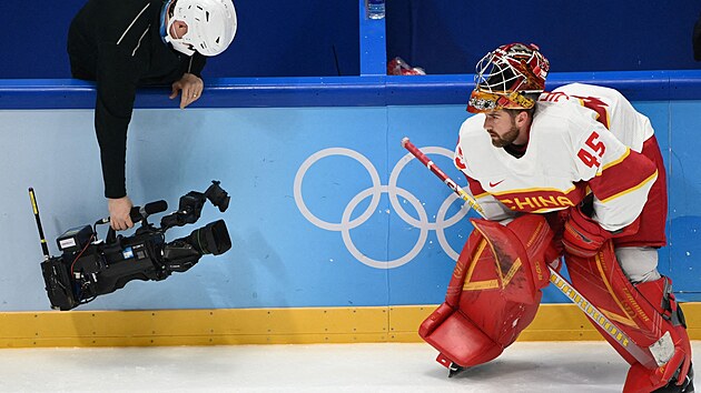 Olympijský turnaj mužů v ledním hokeji. USA - Čína. Čínský brankář Smith (23). (10. února 2022)