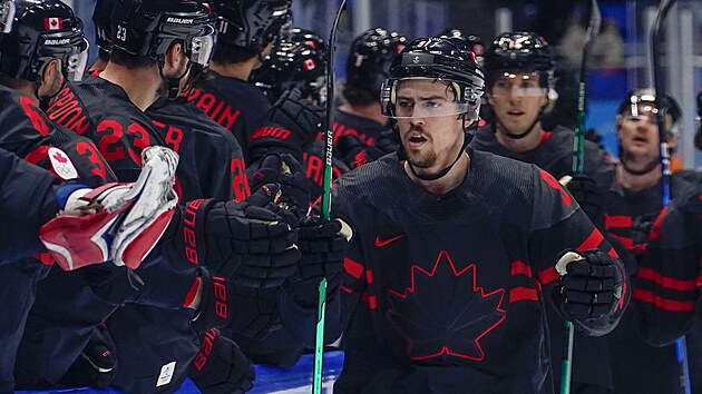 Olympijsk turnaj v lednm hokeji. Kanada - na. Kanadsk Jordan Weal (91) dv gl. (15. nora 2022)