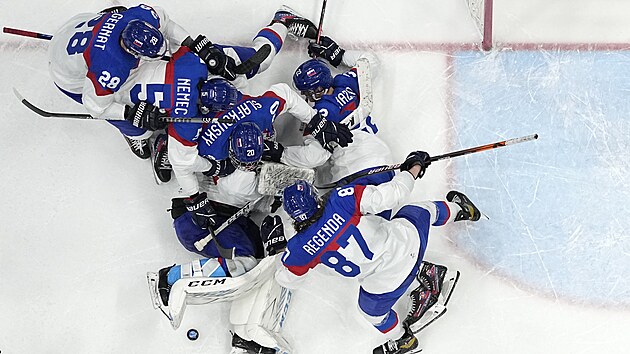 Olympijský turnaj v ledním hokeji. Slovensko je v semifinále! Ve čtvrté sérii se konečně našel střelec. Peter Cehlárik proměnil nájezd. (16. února 2022)