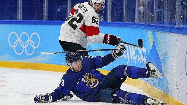 Olympijský turnaj v ledním hokeji. Finsko - výcarsko. Fin Valtteri Kemilainen...