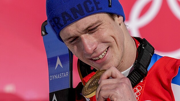 Francie slav olympijsk slalom. Dky pardnmu druhmu kolu si zlato zajistil Francouz Clement Nol. (16. nora 2022)