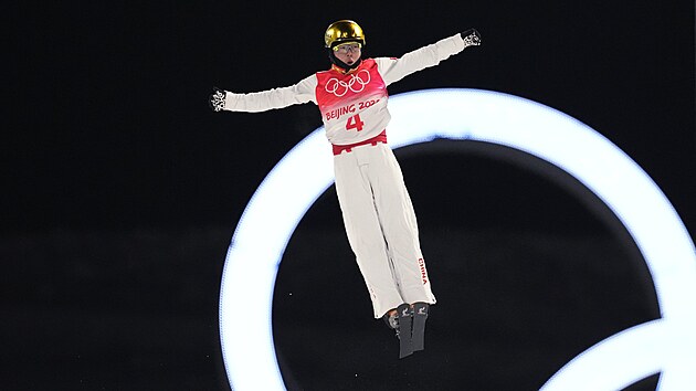 Lya chi Kuang-pchu zskal pro domc nu olympijsk zlato v akrobatickch skocch. (16. nora 2022)