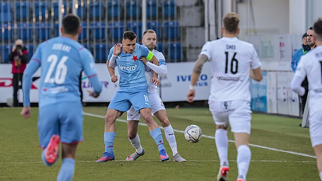 Michal Kadlec (Slovcko) brn Stanislava Tecla (Slavia).