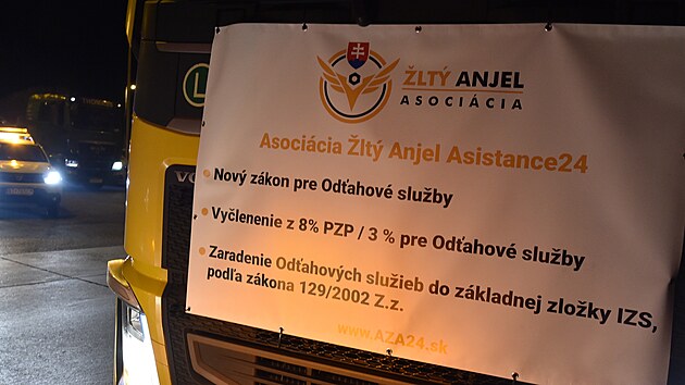 Slovent autodopravci zablokovali veer slovensko-esk hranin pechod Kty/Lanhot na dlnici D2. (15. nora 2022)