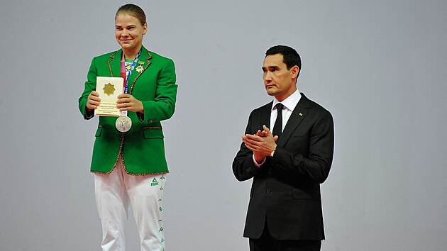 Syn turkmenského prezidenta Gurbanguliho Berdymuhamedova Serdar (vpravo, 21. srpna 2021)