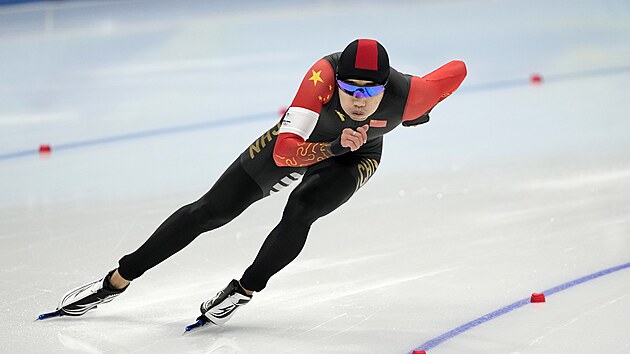 Kao Tching-j vyhrl v Pekingu sprint na 500 metr a je prvnm nskm muskm olympijskm vtzem v rychlobruslen na dlouh drze. (12. nora 2022)