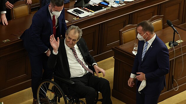 Prezident republiky Milo Zeman se lou po skonen projevu ve Snmovn. (18.2.2022)