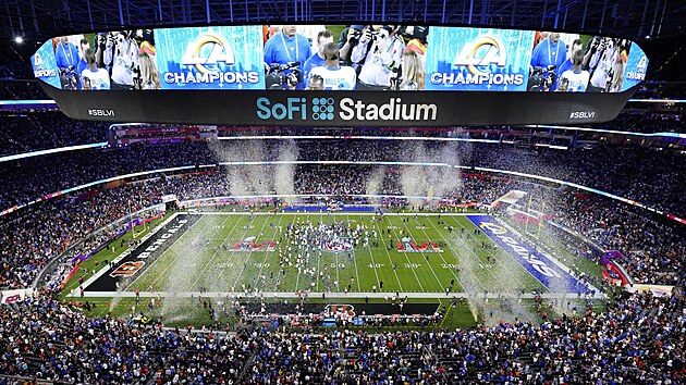 Pohled na  SoFi stadium, kde se zrodilo finlov vtzstv Los Angeles Rams nad Cincinnati Bengals.