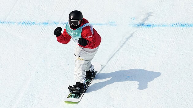 Japonsk snowboardistka Kokomo Muraseov  ve finle olympijsk soute v Big Airu.