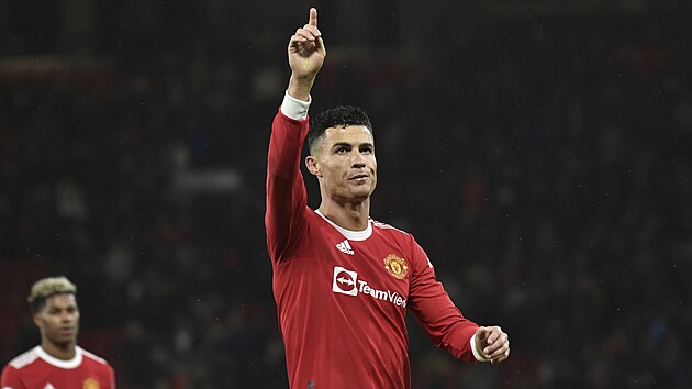 Cristiano Ronaldo z Manchesteru United se raduje z glu v zpase s Brightonem.