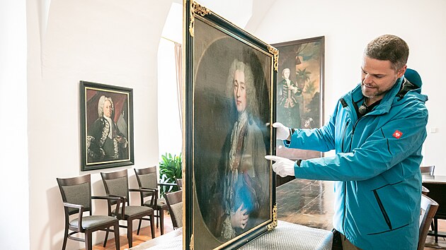 Kasteln Libor vec ukazuje portrt Jana Michaela porka.