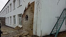 kody po minometné palb ve kolce ve mst Stanice Luhanská na východ...