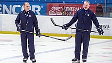 Trenéi plzeských hokejist Václav Baouek (vlevo) a Milo íha.