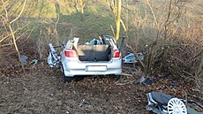 Zdemolovaná Toyota po nehod u obce Veletiny na Uherskohradisku.