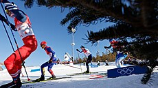 Sprint dvojic na olympiád v Pekingu. Ludk eller (R) v akci. (16. února 2022)