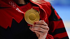 Po osmi letech se hokejistky Kanady op�t vrací na olympijský tr�n. Ve finálovém...