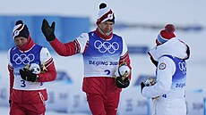 Alexandr Bolšunov během závodu na 30 kilometrů volným stylem na ZOH v Pekingu...