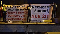 Sloventí autodopravci zablokovali veer slovensko-eský hraniní pechod...