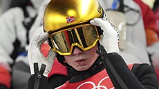 Nor Marius Lindvik získal zlato závodu jednotlivců na velkém můstku. (12. února...