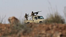 Paeráky drog pes jordánsko-syrskou hranici doprovází ozbrojené skupiny. (17....