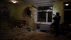 �kody po minometné palb� ve �kolce ve m�st� Stanice Luhanská na východ�...