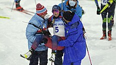 Vy�erpaná Ingrid Tandrevoldová v cíli stíhacího závodu na olympijských hrách v...