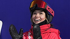 �ínská akrobatická ly�a�ka Eileen Guová se raduje z olympijského st�íbra ve...